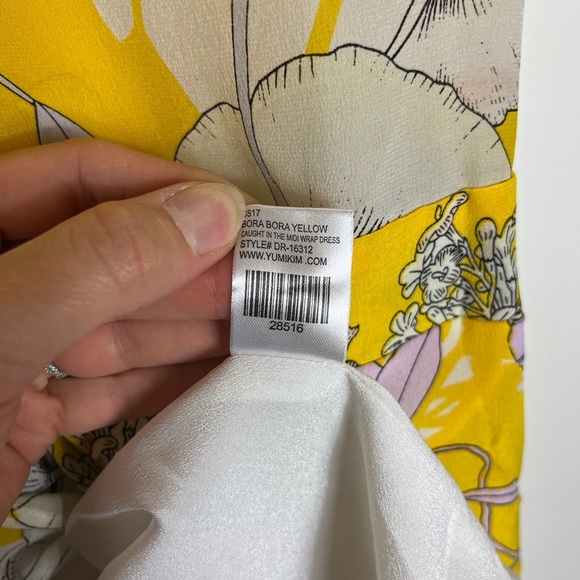 Yumi Kim Silk Wrap Midi Dress S Yellow Floral Wedding Guest Vacation Resort Work - Picture 6 of 12